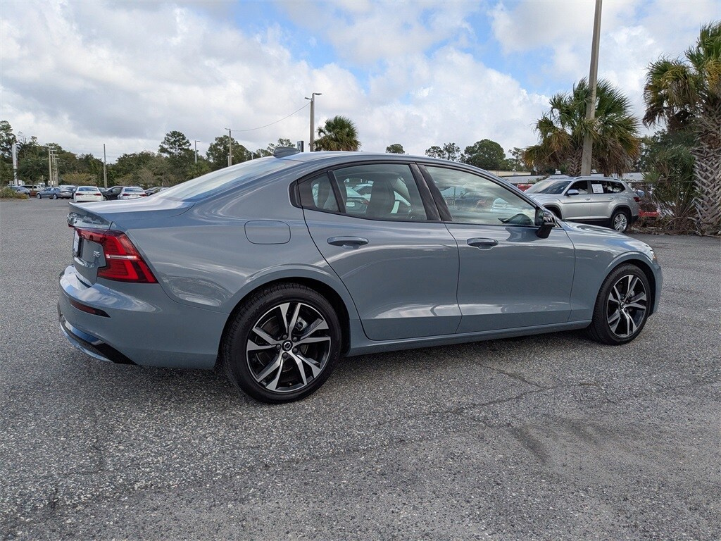 2024 Volvo S60 B5 Core photo 3