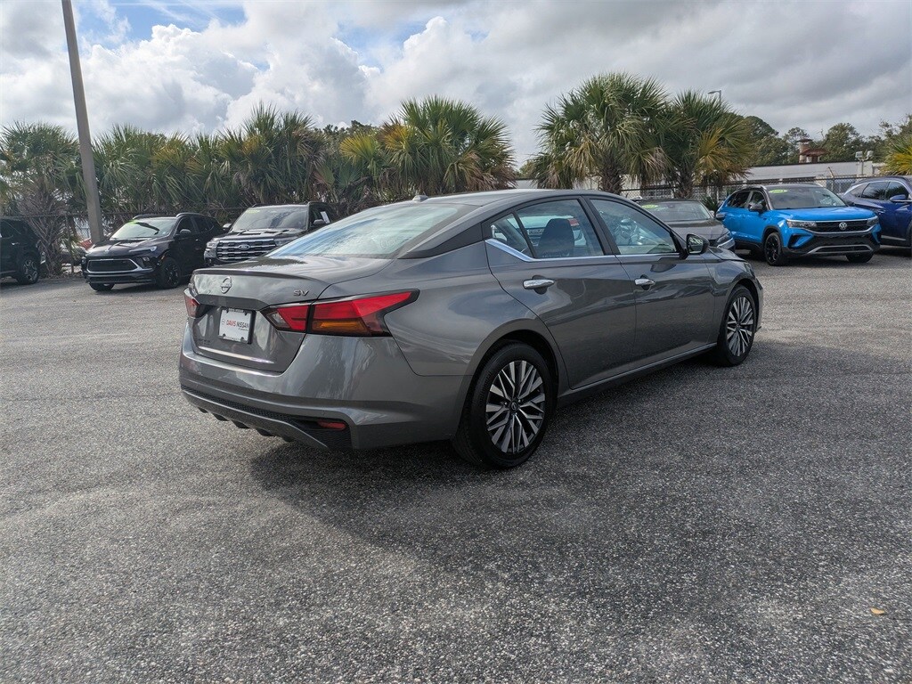 Used 2024 Nissan Altima 2.5 SV Sedan