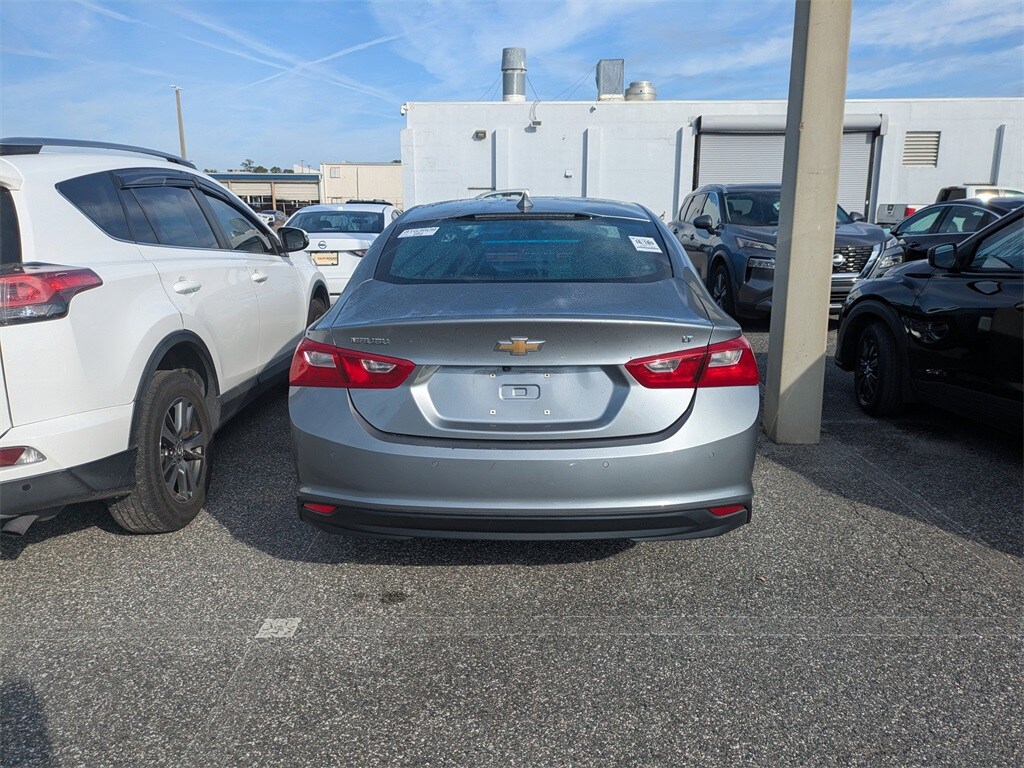 2024 Chevrolet Malibu 1LT photo 3