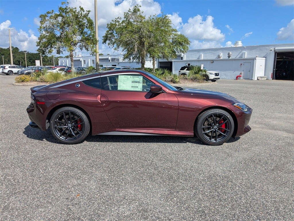 2025 Nissan Z Performance photo 2