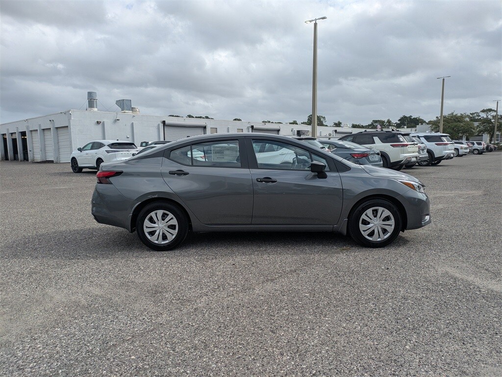 New 2025 Nissan Versa 1.6 S Sedan