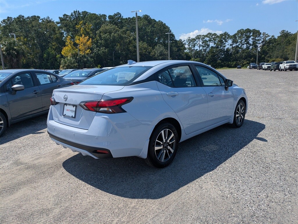 New 2025 Nissan Versa 1.6 SV Sedan