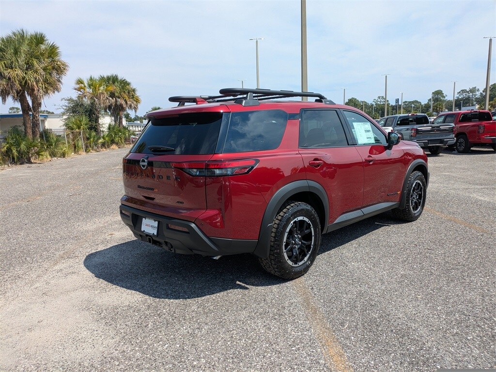 2025 Nissan Pathfinder Rock Creek photo 2