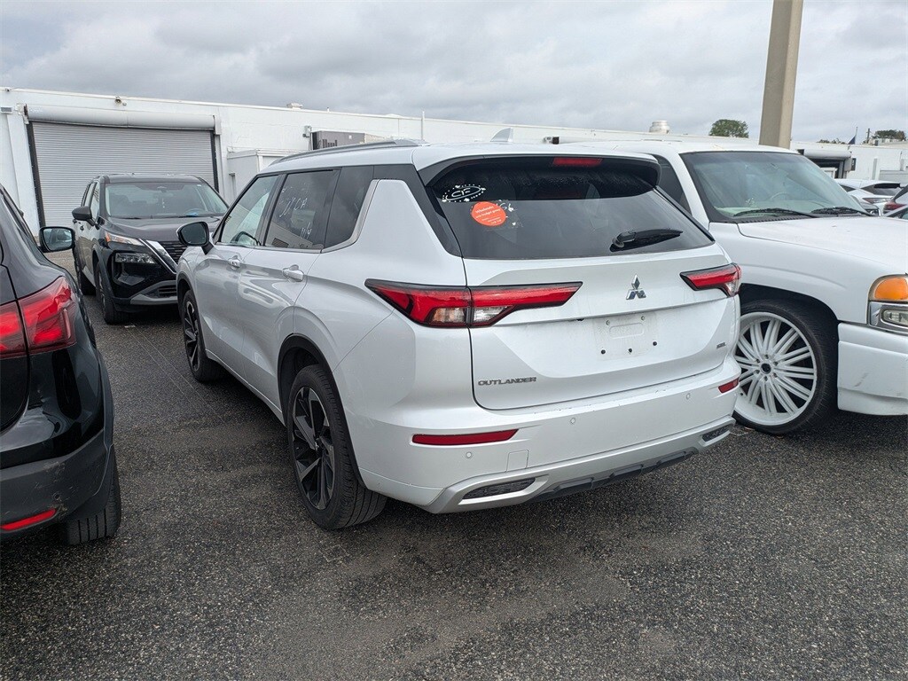 2024 Mitsubishi Outlander SEL Black Edition photo 4