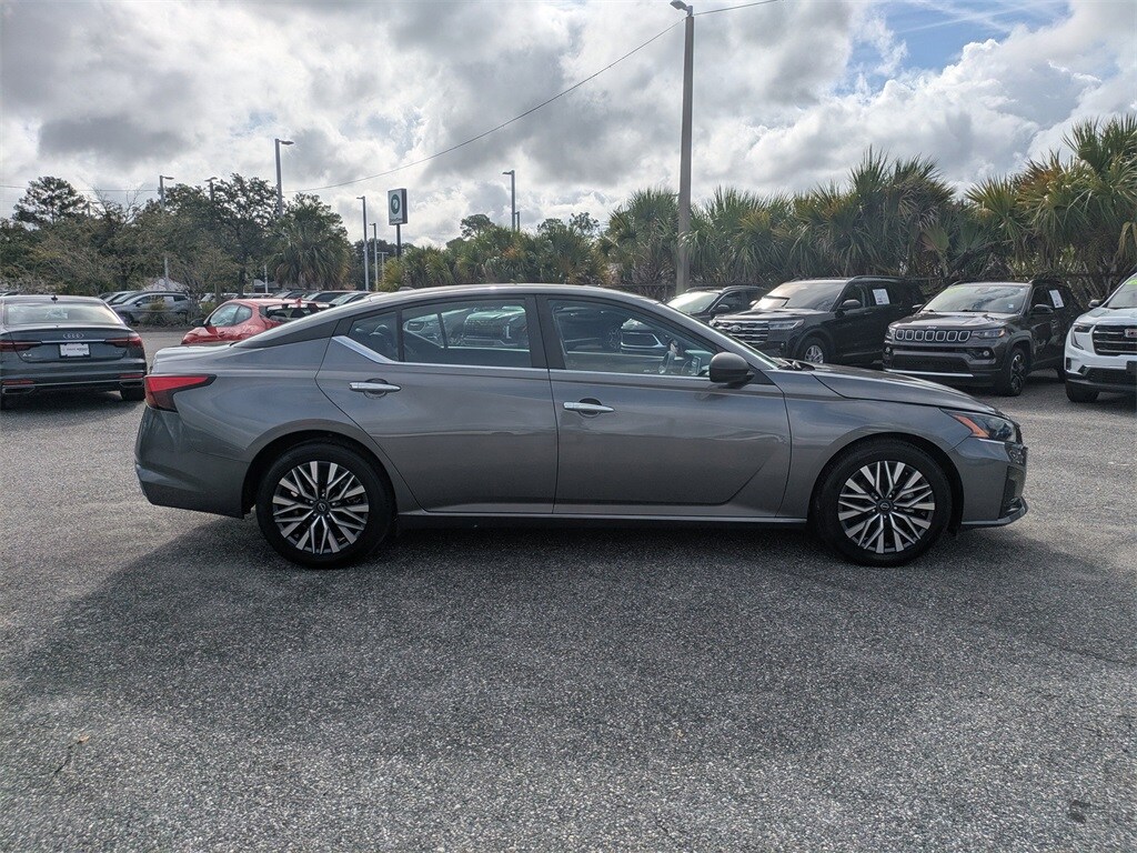 Used 2024 Nissan Altima 2.5 SV Sedan