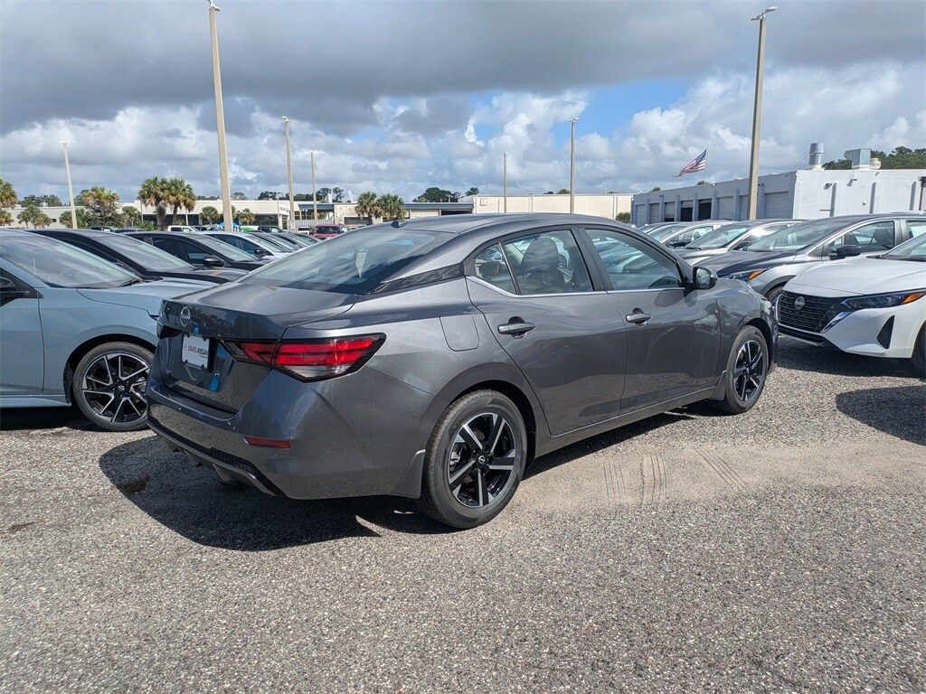 2025 Nissan Sentra SV photo 3