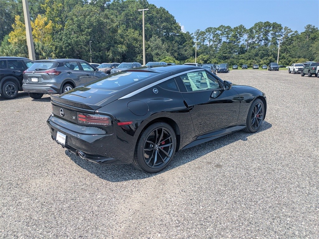 2025 Nissan Z Performance photo 3