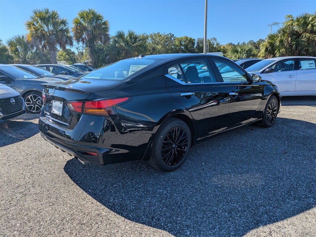 New 2025 Nissan Altima SV Sedan