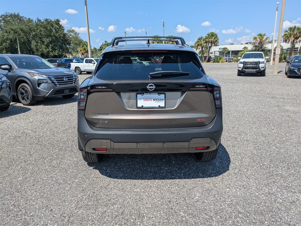New 2026 Nissan Kicks SR SUV