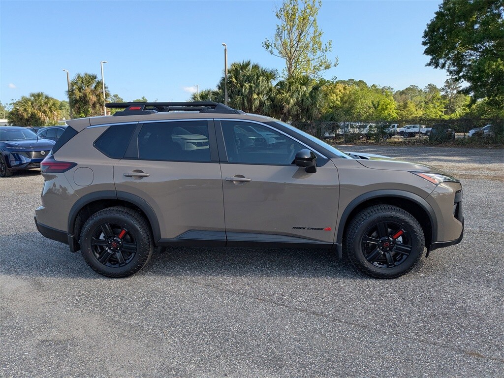 2025 Nissan Rogue SV photo 3