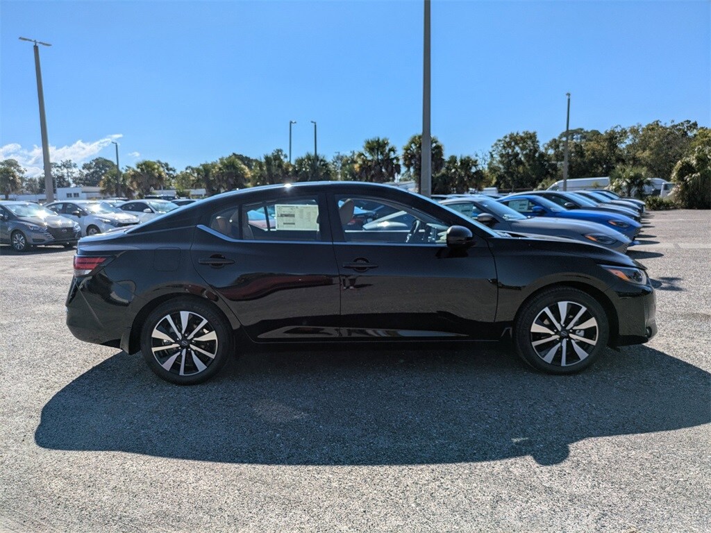 2025 Nissan Sentra SV photo 2
