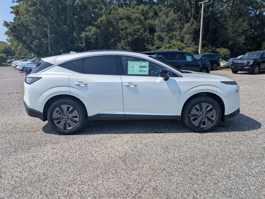 2025 Nissan Murano SL photo 2