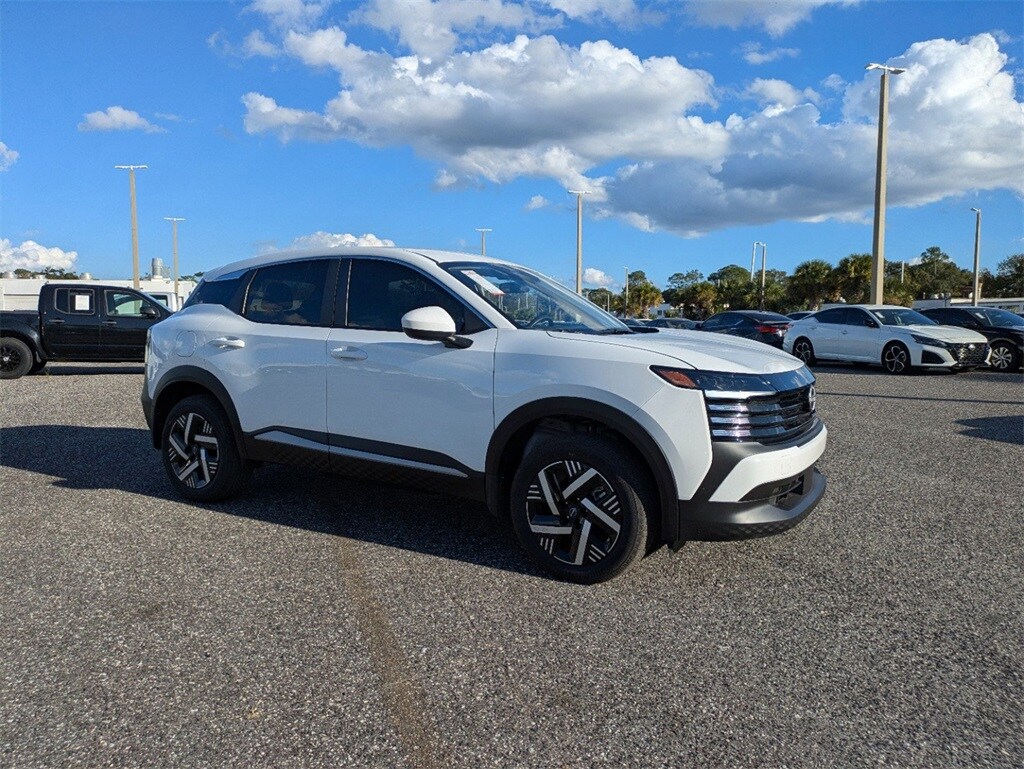 2025 Nissan Kicks SV photo 2