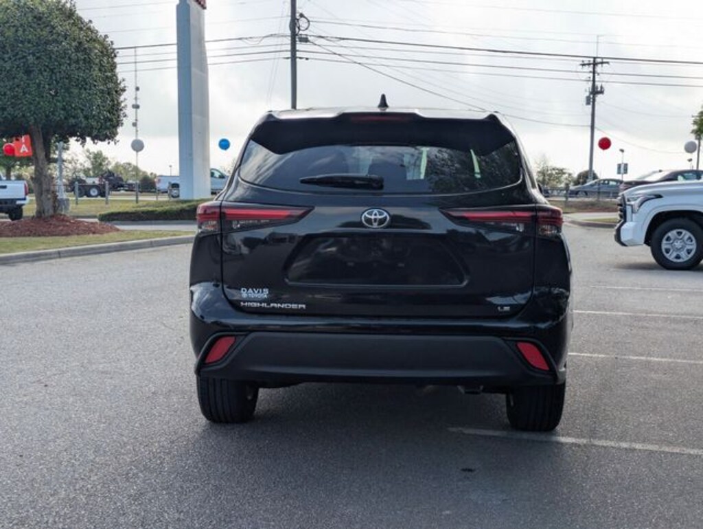 Certified 2025 Toyota Highlander LE SUV