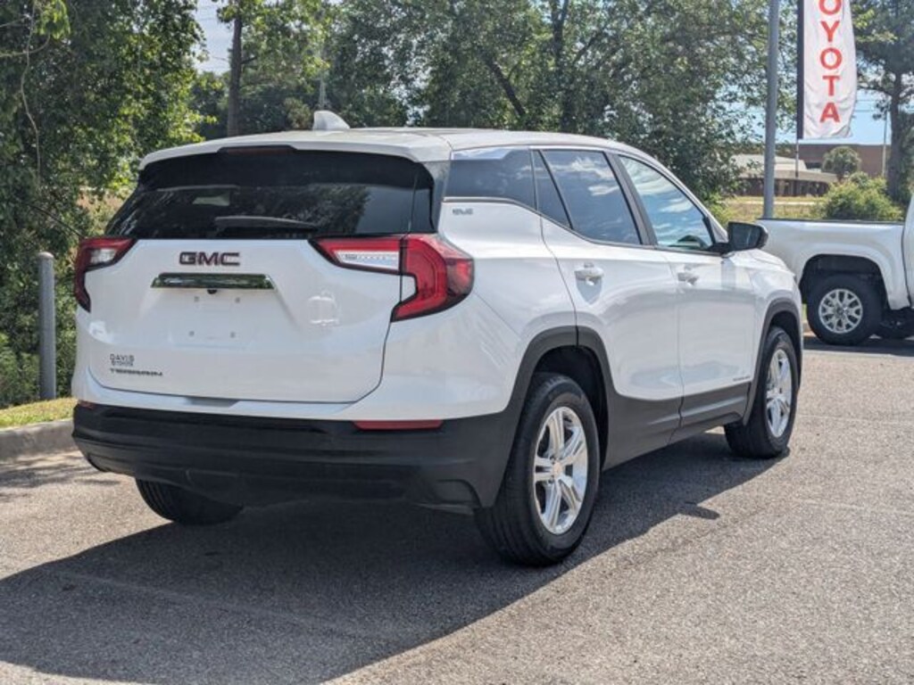 Used 2024 GMC Terrain SLE SUV