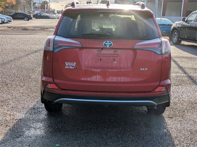 2017 Toyota RAV4 XLE photo 2
