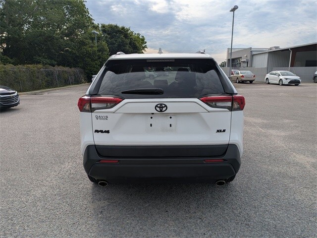2023 Toyota RAV4 XLE photo 4