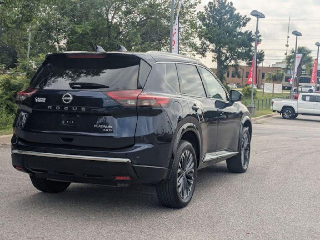 Used 2025 Nissan Rogue Platinum SUV