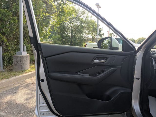2025 Nissan Rogue SV - Photo 11