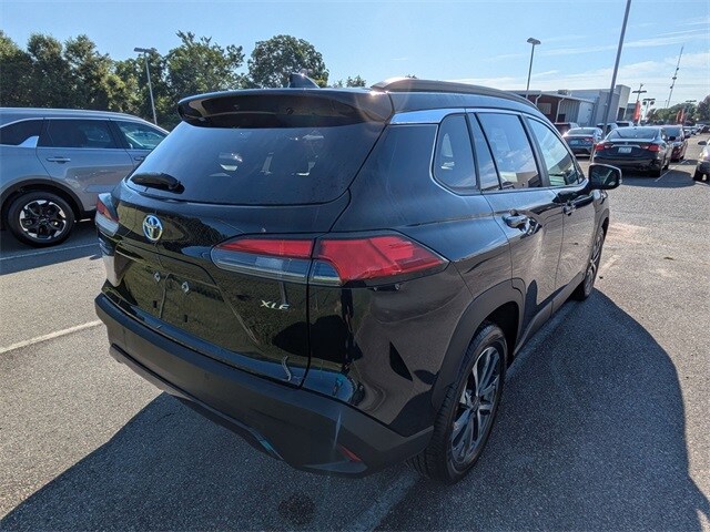 2023 Toyota Corolla Cross XLE photo 3