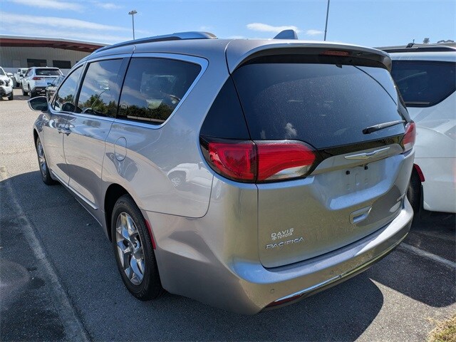 2018 Chrysler Pacifica Limited photo 4