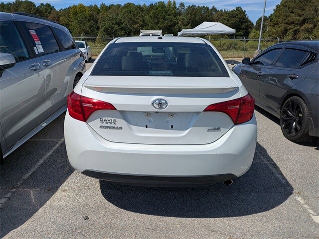 2018 Toyota Corolla XSE photo 3