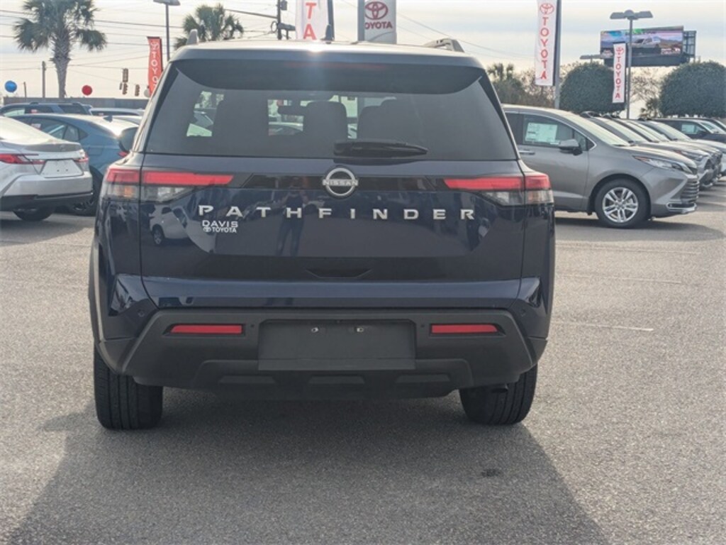 Used 2025 Nissan Pathfinder SV SUV