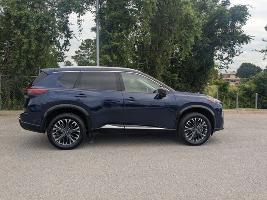 Used 2025 Nissan Rogue Platinum SUV
