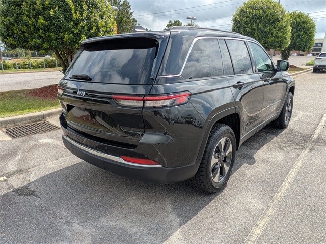 2024 Jeep Cherokee 4xe Base photo 3