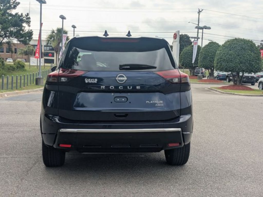Used 2025 Nissan Rogue Platinum SUV