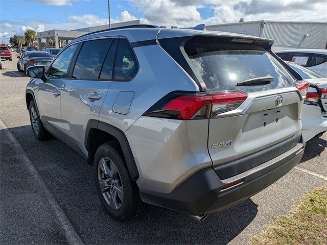 2024 Toyota RAV4 XLE photo 3