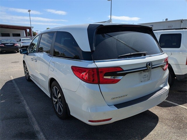 2021 Honda Odyssey Touring photo 3