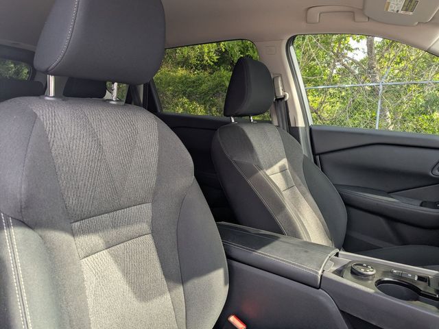 2025 Nissan Rogue SV - Photo 34