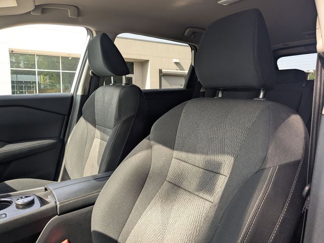 2025 Nissan Rogue SV - Photo 14