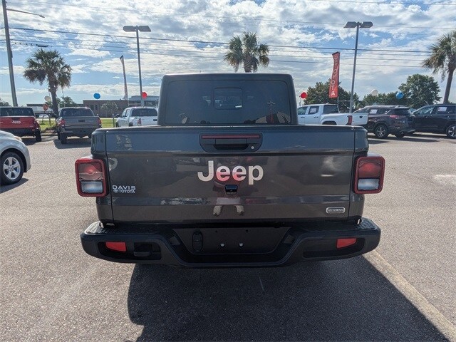 2023 Jeep Gladiator Overland photo 4