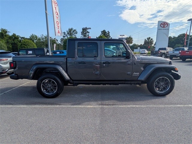 2023 Jeep Gladiator Overland photo 2