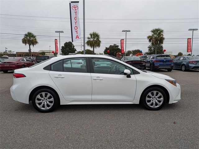 2024 Toyota Corolla LE photo 2