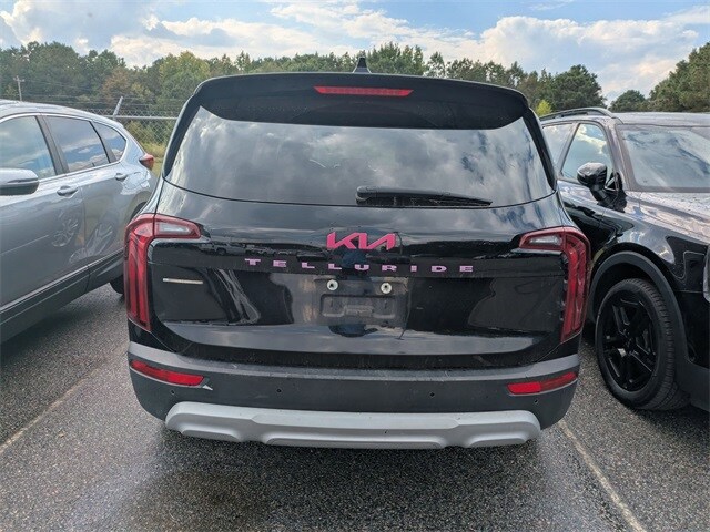 2022 Kia Telluride LX photo 3