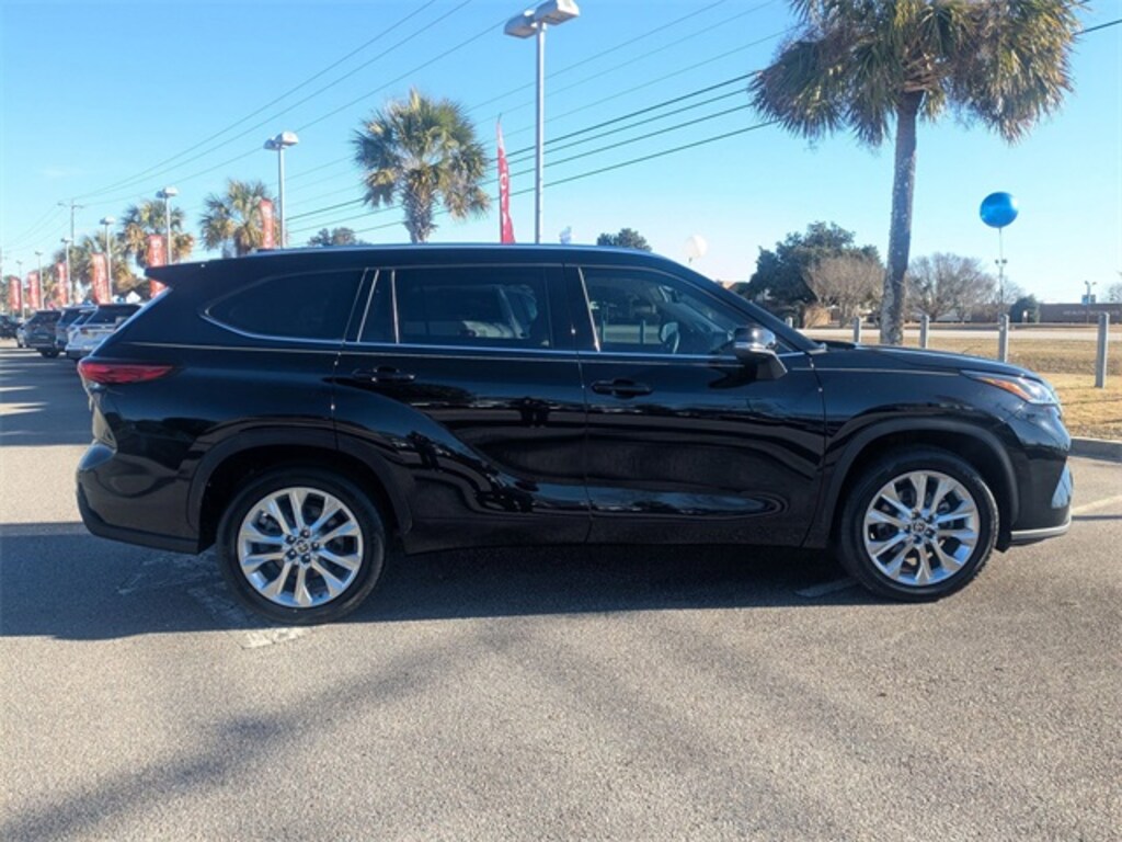 Certified 2022 Toyota Highlander Hybrid Limited SUV