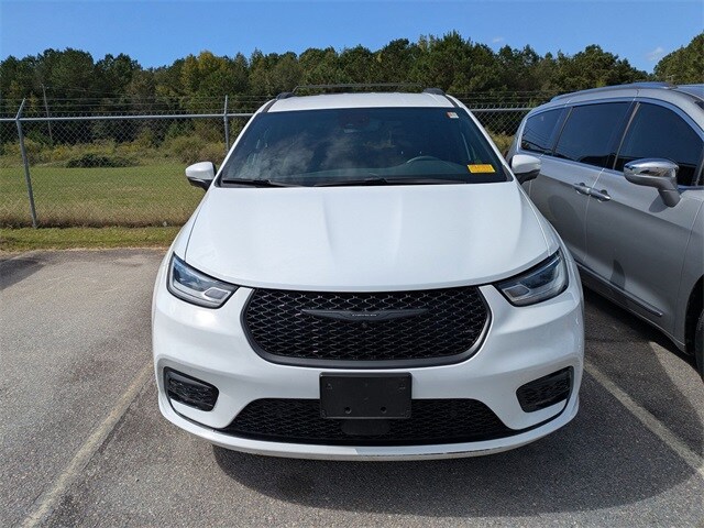 2023 Chrysler Pacifica Touring L photo 4