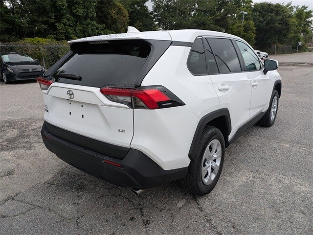 2024 Toyota RAV4 LE photo 3