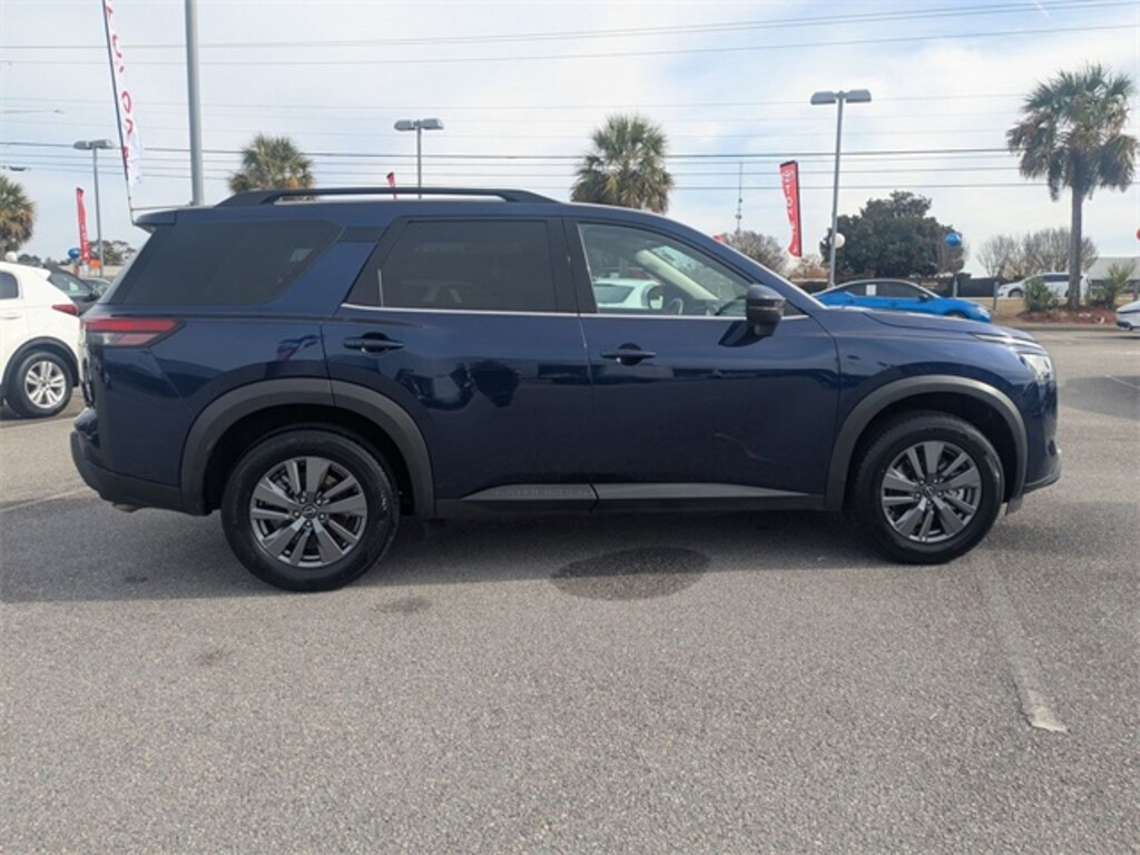 Used 2025 Nissan Pathfinder SV SUV