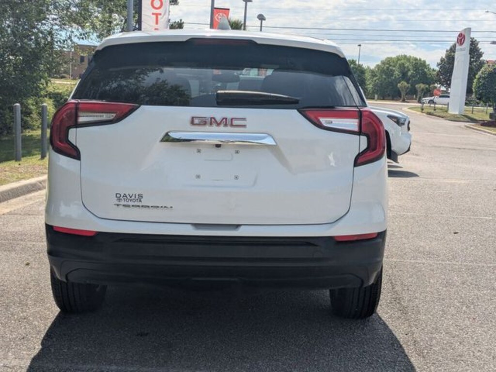 Used 2024 GMC Terrain SLE SUV