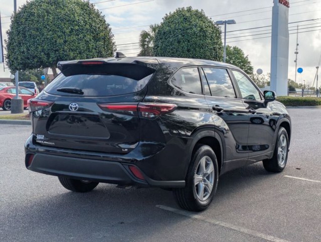 Certified 2025 Toyota Highlander LE SUV