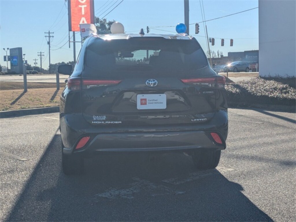 Certified 2022 Toyota Highlander Hybrid Limited SUV