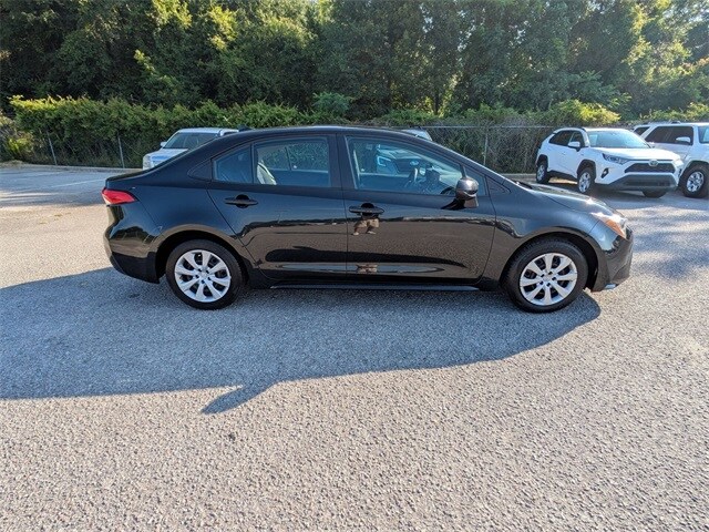 2022 Toyota Corolla LE photo 2