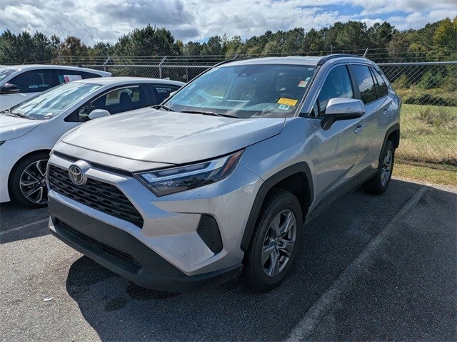 2024 Toyota RAV4 XLE photo 4