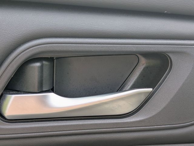 2025 Nissan Rogue SV - Photo 13