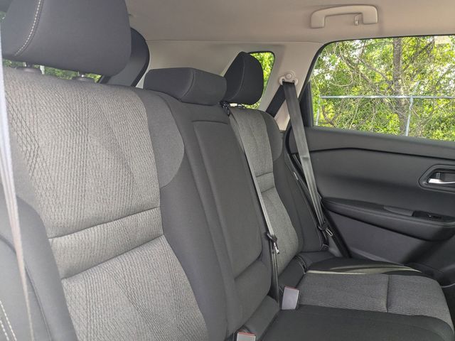 2025 Nissan Rogue SV - Photo 29