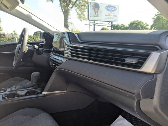 2025 Toyota Camry LE - Photo 34